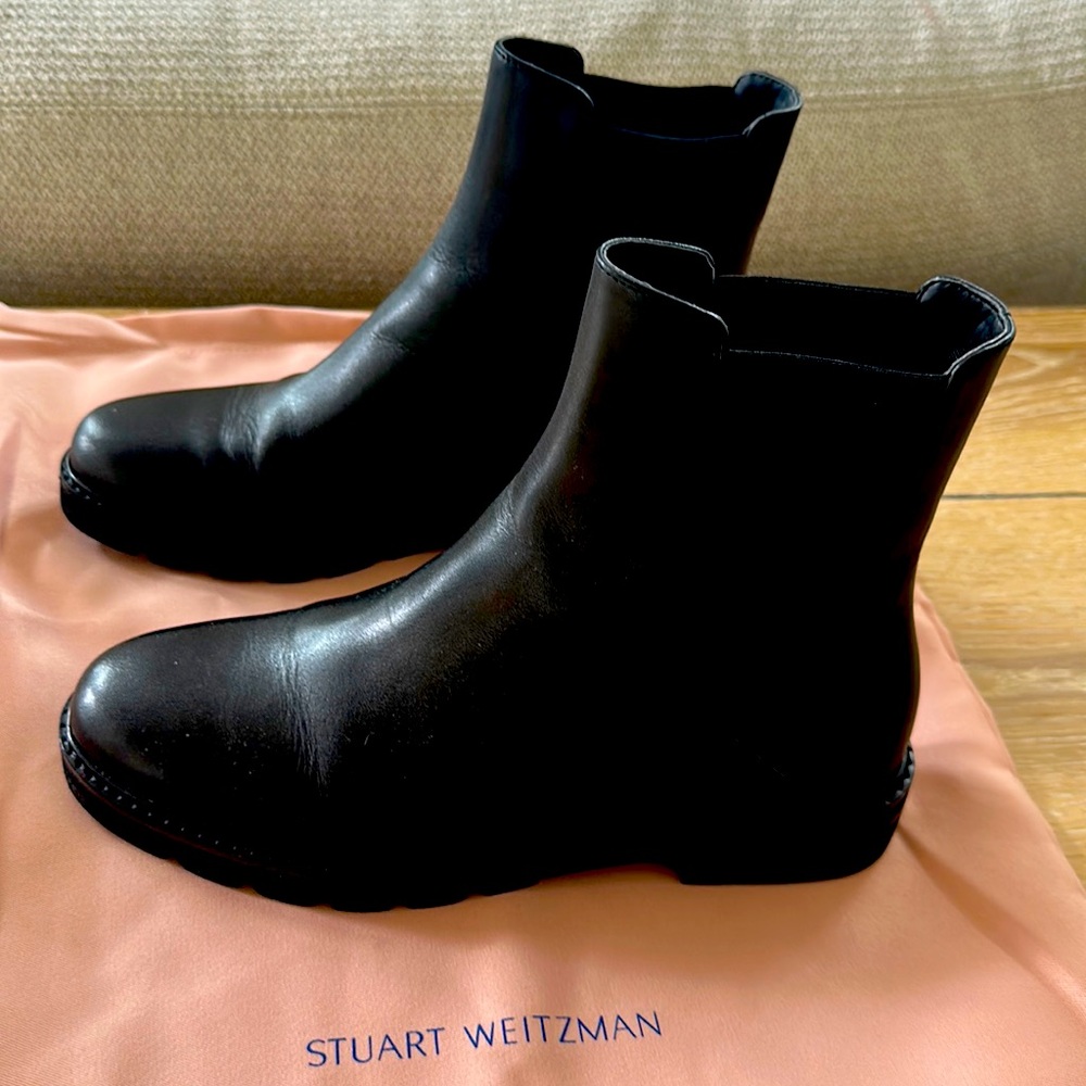 Stuart Weitzman Chelsea Bootie Size 7.5